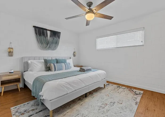 Near Asu & Dt With Pool & Free Parking Apartment