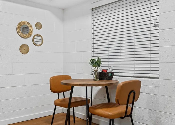 Near Asu & Dt With Pool & Free Parking * Tempe